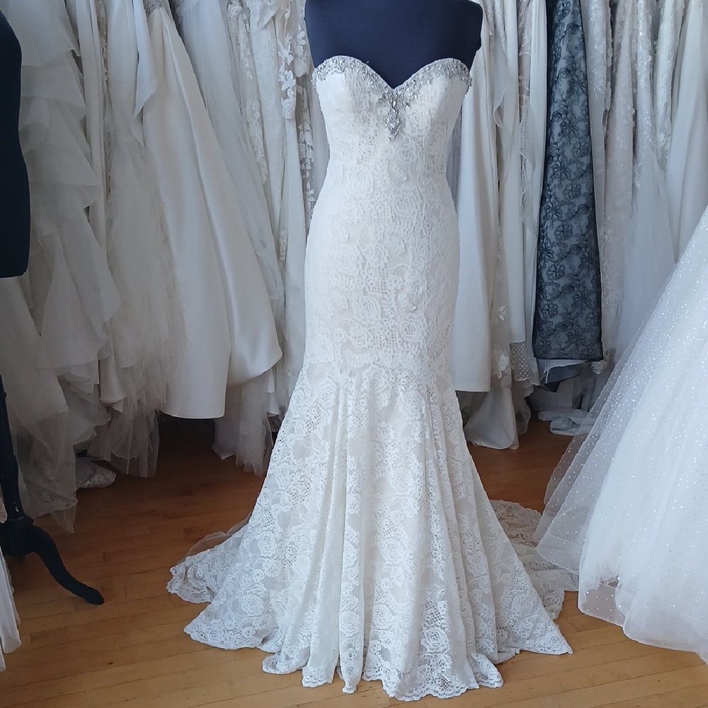 Modern Mermaid Strapless Wedding Dress